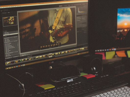 Photoshop图像处理：去掉被扣字体的背景和改变字体颜色（二）